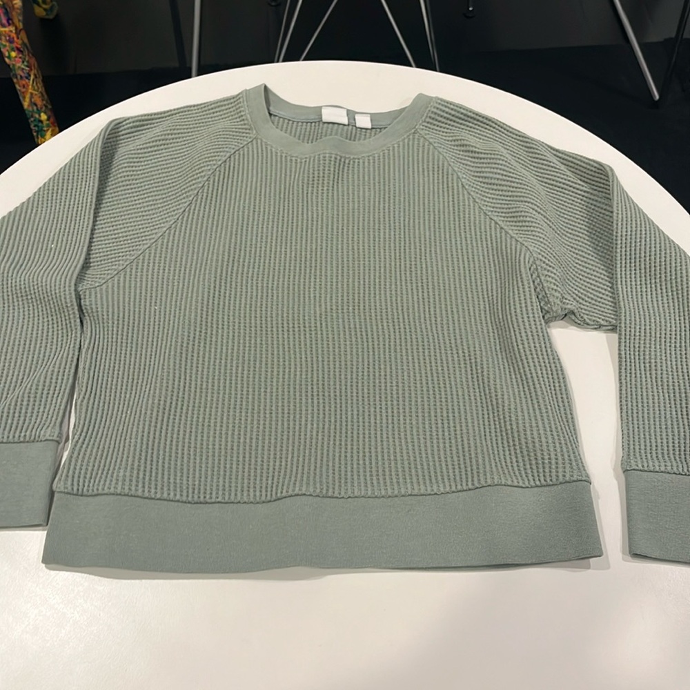 Gap girls size 12 waffle green long sleeve shirt.
